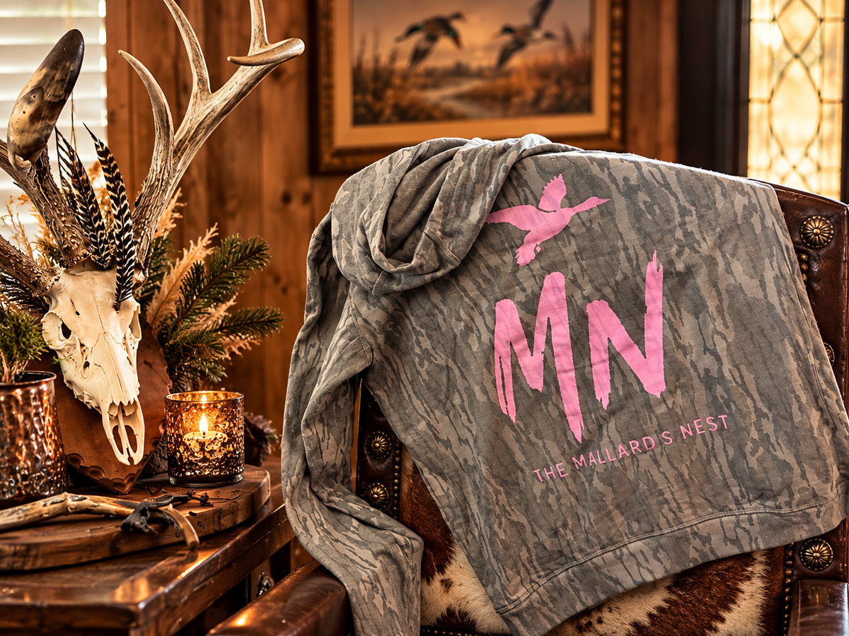 Mossy Oak Hoodie – Mallards Nest Logo Pink